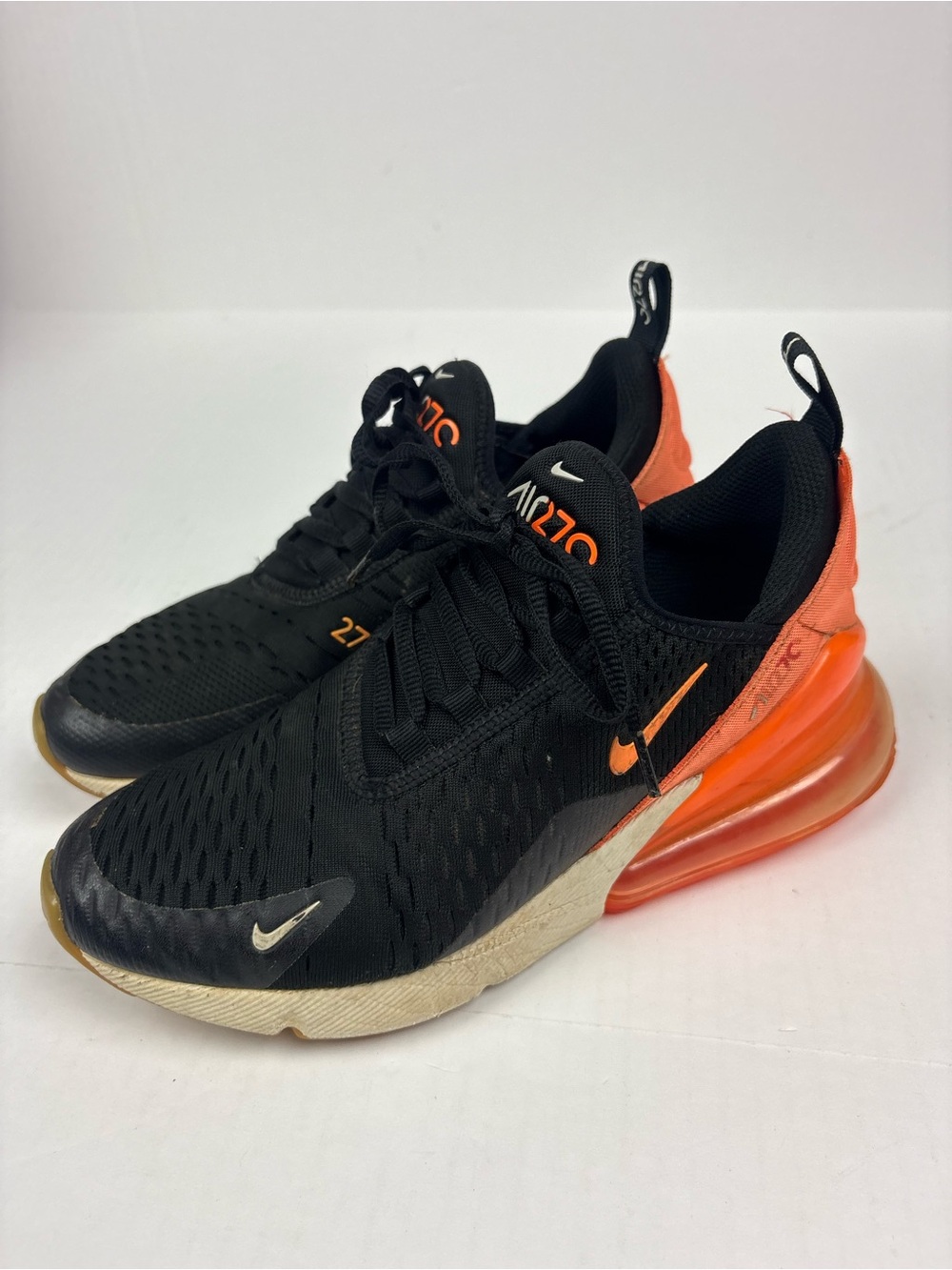 Nike Air Max 270 Youth Big Boys Size 5 Sneakers Black Orange Shoes 943345-037